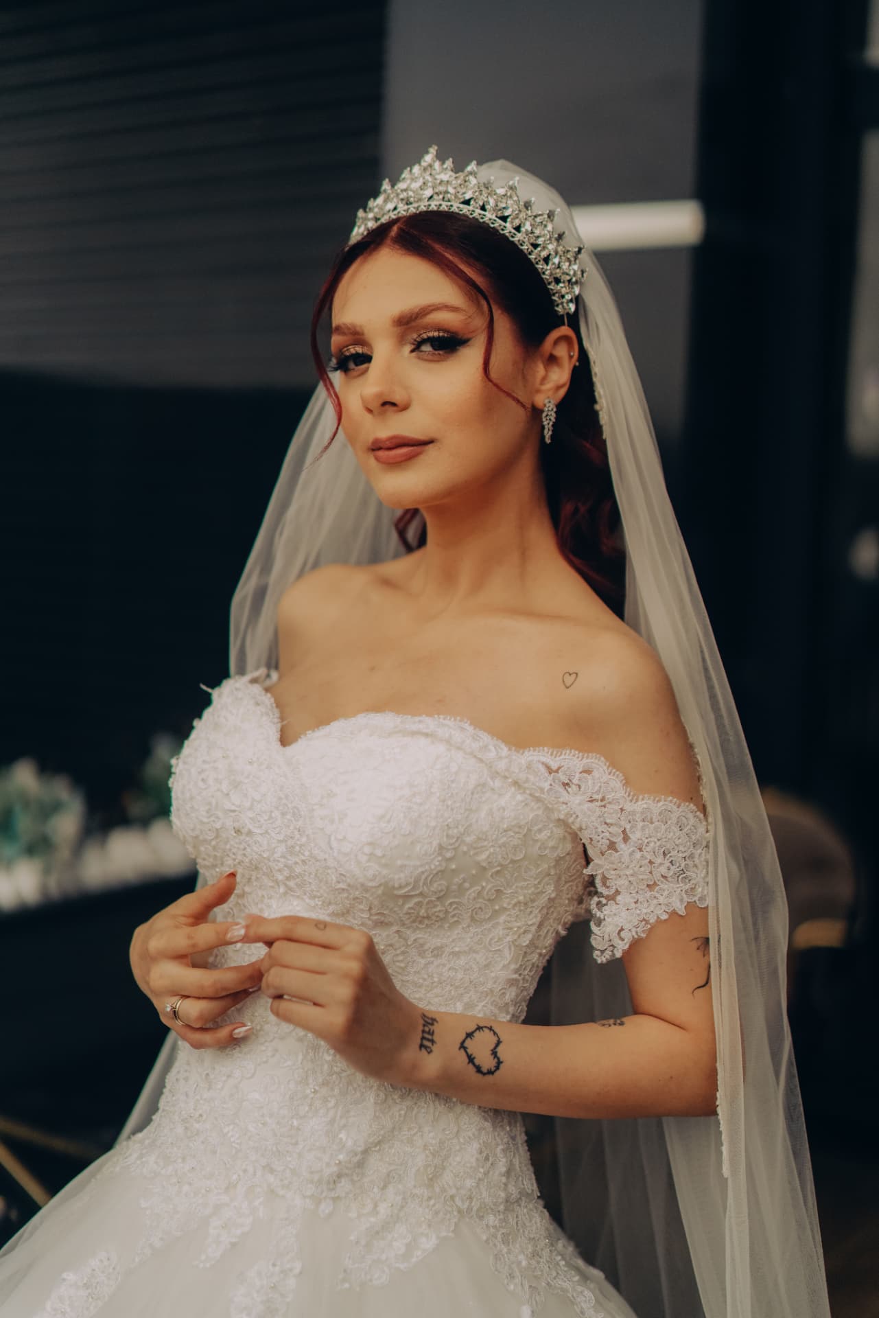 Bride portrait with veil and tiara